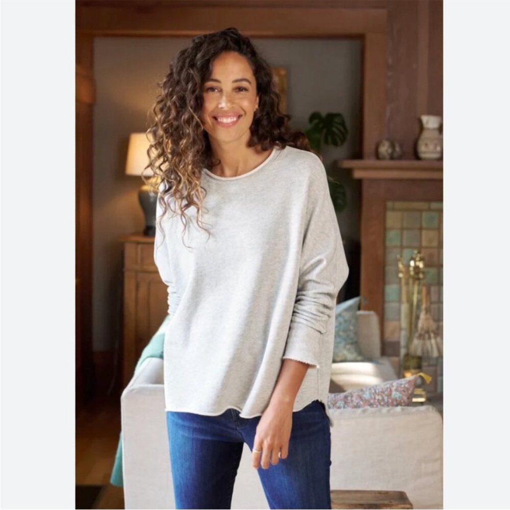 Frank and Eileen | ANNA Long-Sleeve
Capelet Triple Fleece Gray Melange Small